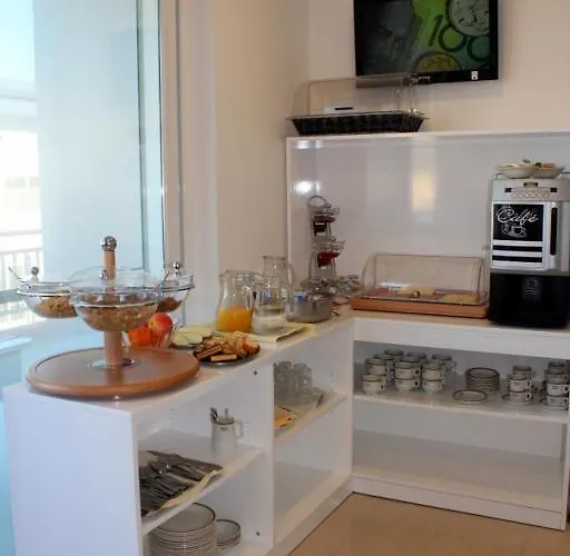 Bed & Breakfast Atlantis 3*